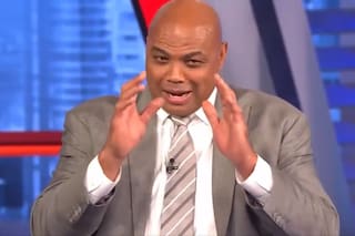 NBA. LeBron James está casi afuera de los playoffs y Barkley se burló en la TV