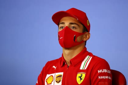 Charles Leclerc dejó la burbuja sanitaria de Ferrari en Austria, viajó a su casa de Mónaco y estuvo en contacto con amigos, por lo cual FIA advirtió a su equipo.