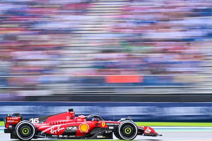 Charles Leclerc sorprendió, y se sorprendió, con su Ferrari al ser el más rápido en la prueba de clasificación del Gran Premio de México de Fórmula 1.