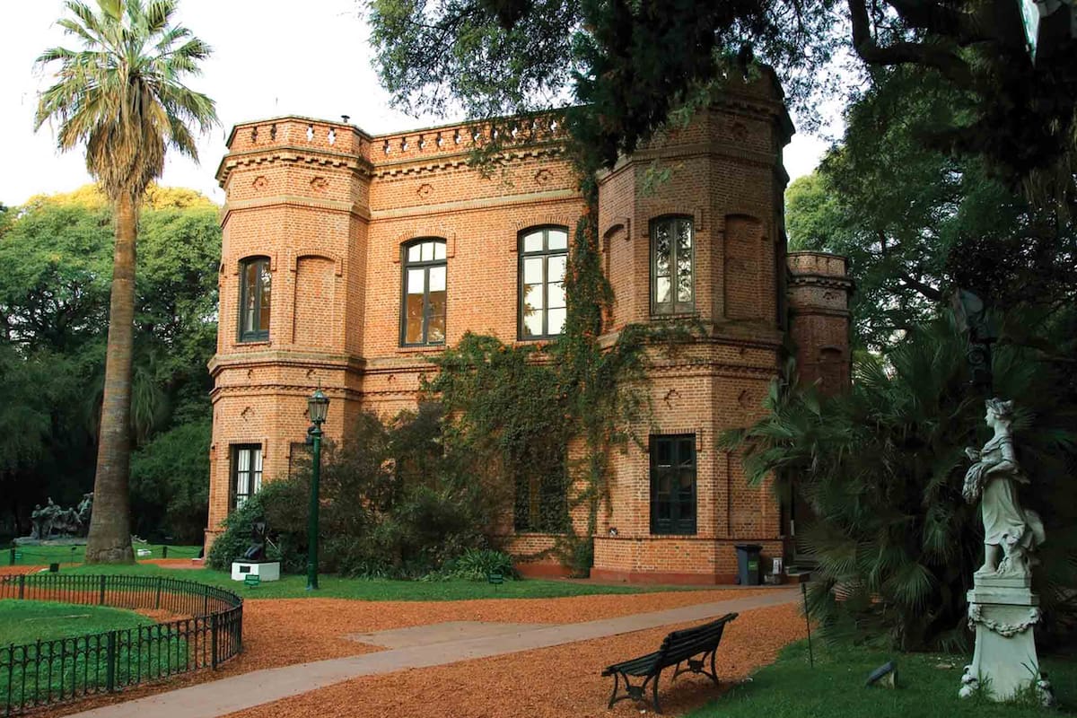 Charles Thays fue fundador y primer director, y además vivió con su familia en el Botánico.