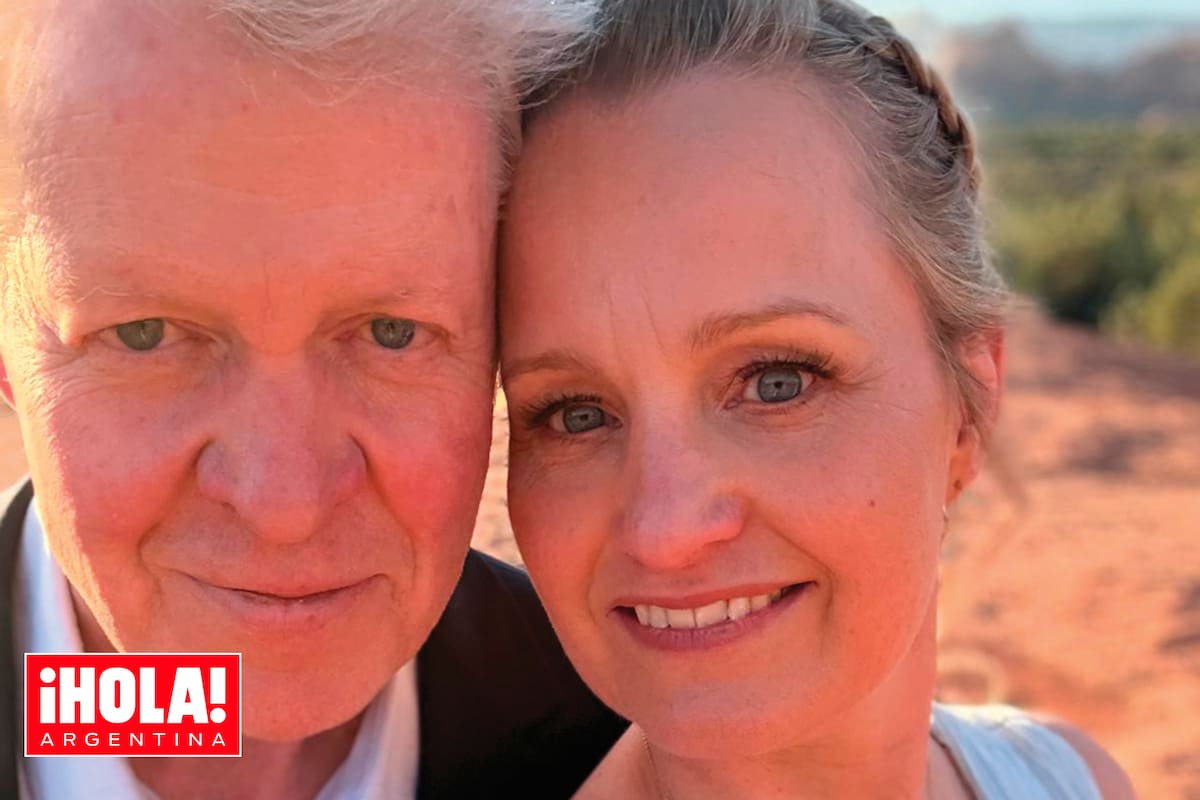 Charles y la arqueóloga noruega Cat Jarman hicieron público su romance en 2024
