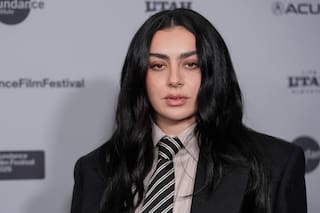 Charli XCX vive su momento como estrella de cine y se despide de Brat