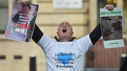El caso de Charlie conmocionó a Reino Unido durante meses y, tras los tuits del Papa y Trump, el caso trascendió fronteras