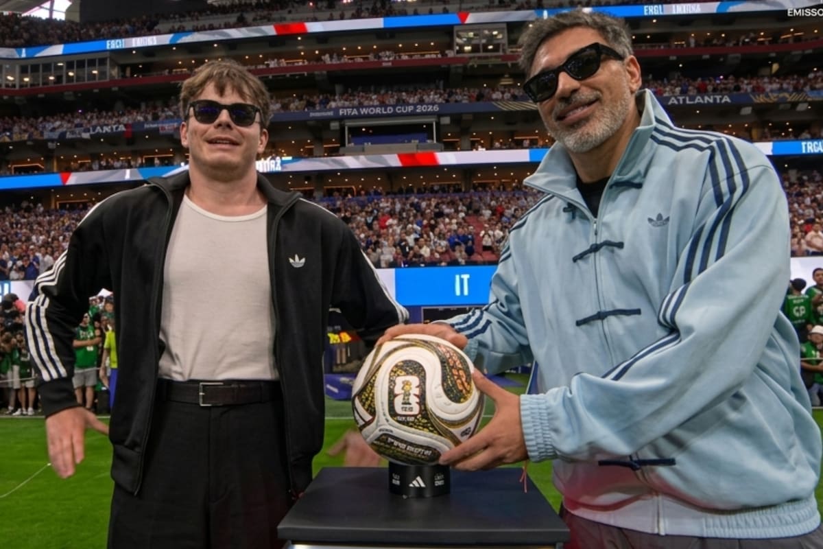 Charlie Heaton junto al Pocho Lavezzi