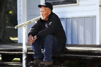 Charlie Hopkins, uno de los últimos exreos de Alcatraz vivos, habló con la BBC sobre su experiencia en la famosa prisión estadounidense.