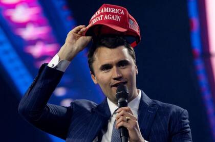 Charlie Kirk, director ejecutivo y cofundador de la organización juvenil conservadora Turning Point USA, recibió un disparo en el cuello durante un acto en una universidad de Utah