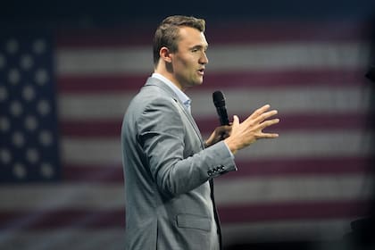 Charlie Kirk murió a los 31 años y dos representantes republicanos piden honrarle en una moneda