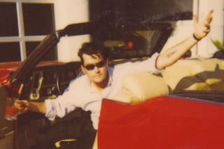 Charlie Sheen: del día que piloteó borracho un avión al gran reproche de Denise Richards