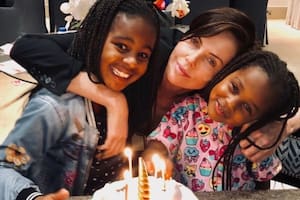 Charlize Theron se tomó unos días de vacaciones con sus hijas