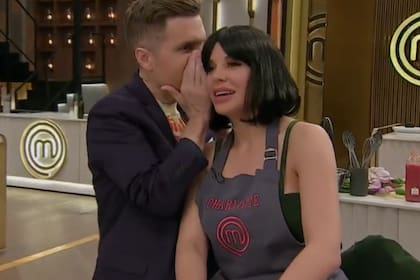 Charlotte Caniggia y Santiago Del Moro en MasterChef Celebrity (Telefe) (Crédito: Captura de video Telefe)