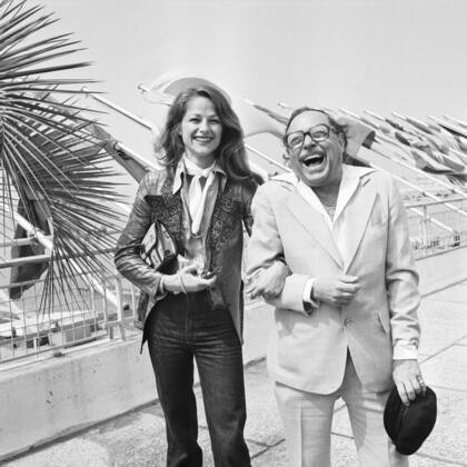 Charlotte Rampling y el dramaturgo Tennessee Williams en el Festival de Cannes Film de 1976