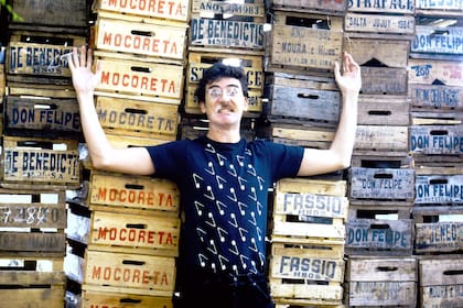Charly García tiene tres superpoderes: su habilidad para tocar el piano, su oído absoluto y sus metáforas