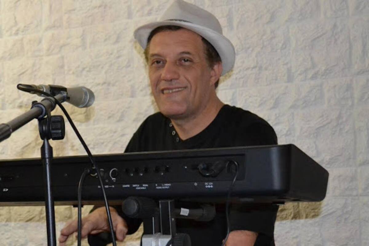 Charly era profesor de música en distintas escuelas secundarias; hace unos años había conmovido a todos en su presentación en el programa La tribuna de Guido