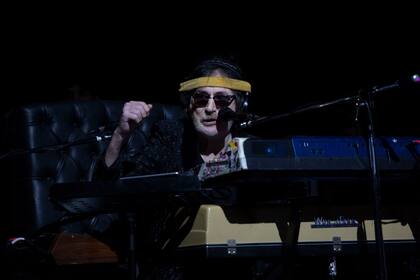 Charly García brindó un show breve pero deslumbrante en el Gran Rex