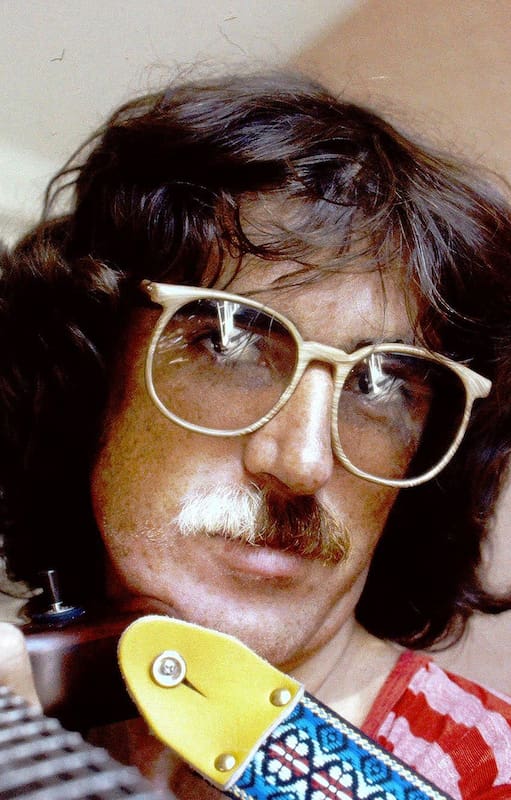 Charly García en 1983, en los primeros años de su carrera como solista. El genial artista deja una obra inmensa, trascendente, arraigada en nuestro ADN y lista para ser descubierta por las próximas generaciones