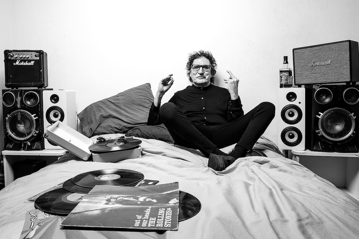 Charly García en la noche del 27 de febrero. “Compuse mis últimos tres discos sin salir de esta cama.”