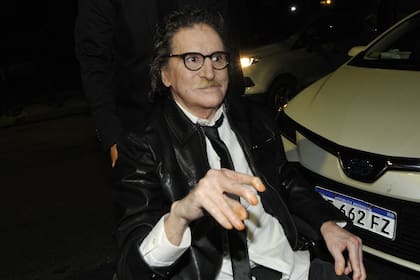 Charly García recibió sus 74 años rodeado de sus seres queridos en un bar en el barrio de Palermo