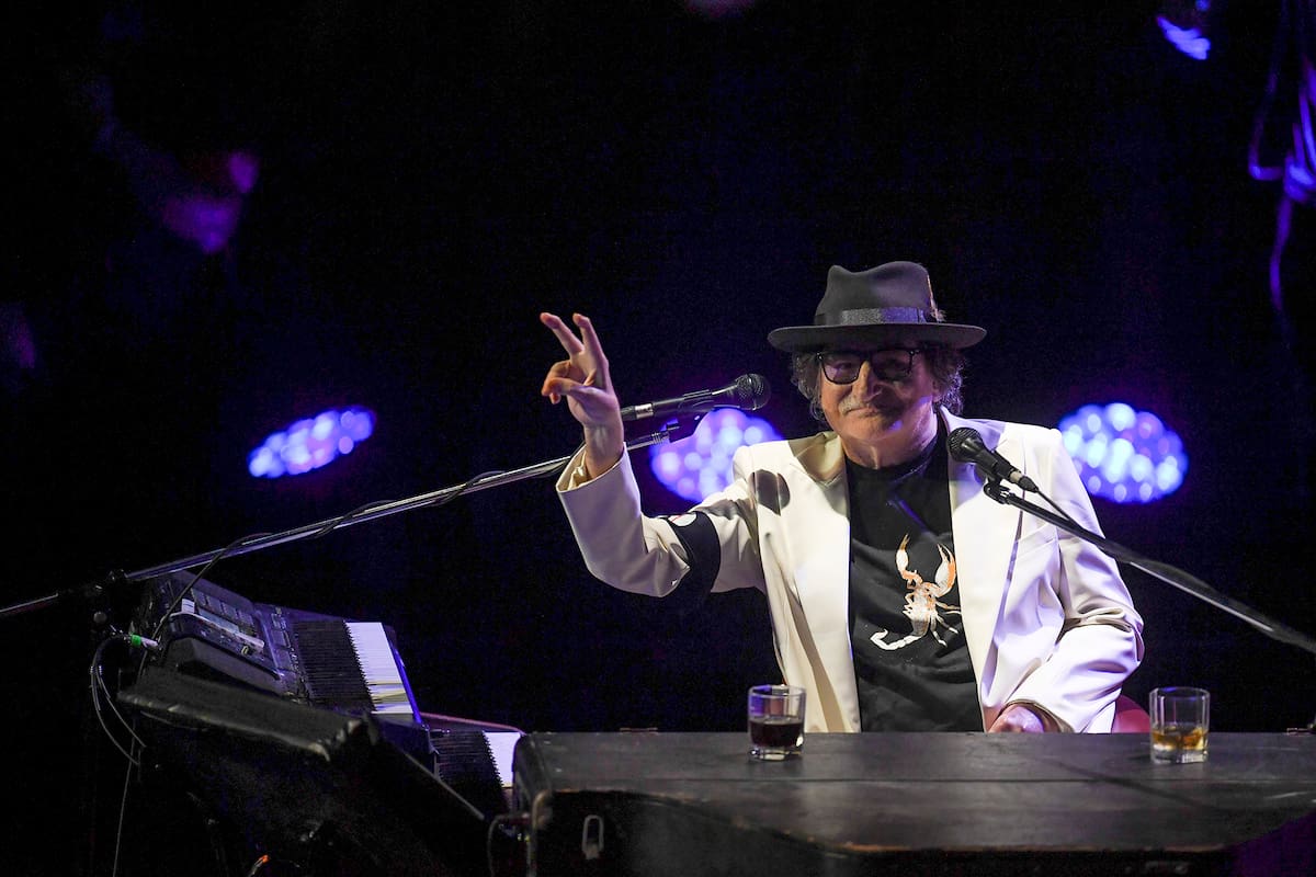 Charly García tocando en el homenaje por sus 70 años, que se realizó en en Centro Cultural Kirchner.