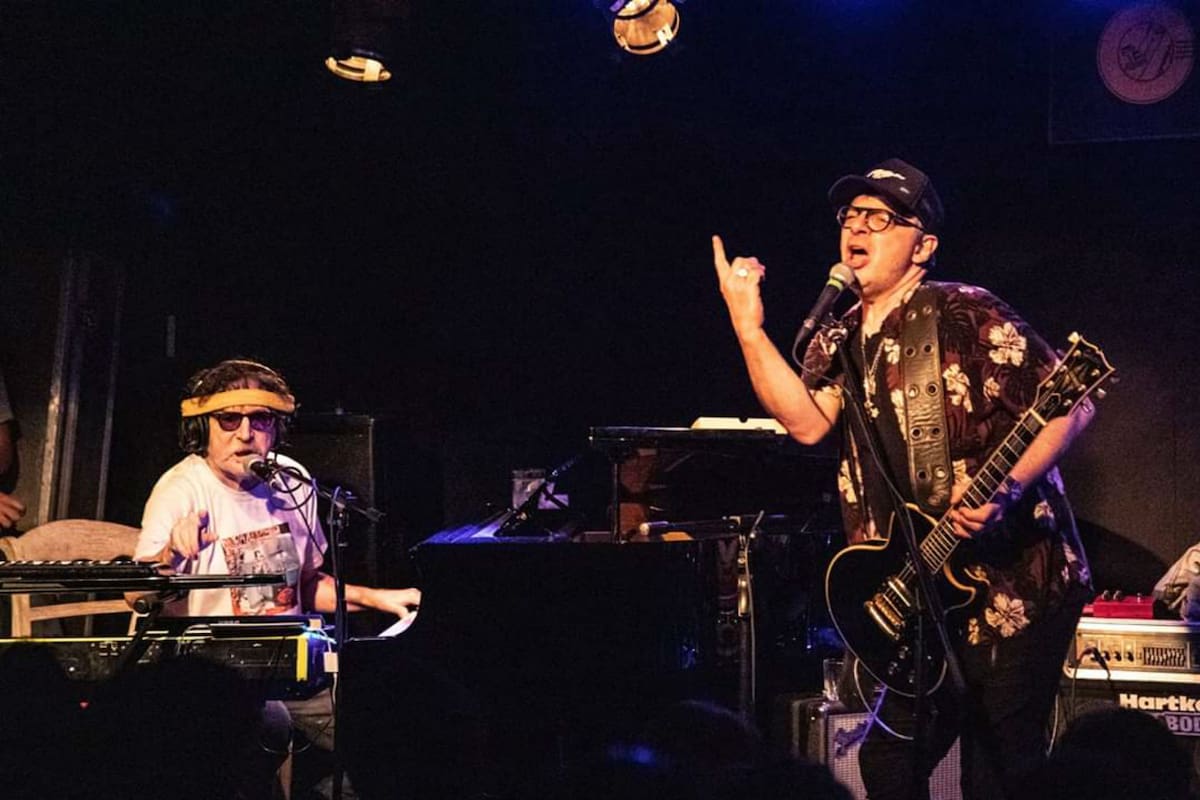 Charly García tuvo a Juanse como invitado en su show esteño