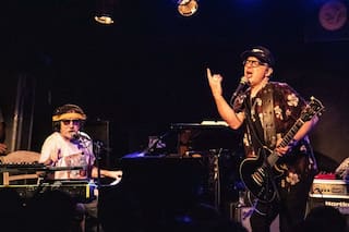El día que Charly compró la vidriera de una casa de electrodomésticos y un disparatado “bis”