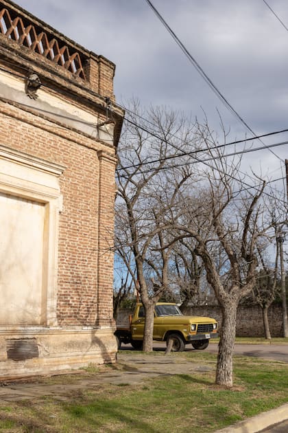 Chatas de pueblo, un mediodía de invierno.