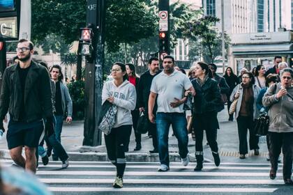 ChatGPT, el chatbot de inteligencia artificial, respondió cuáles son las mejores y peores ciudades para migrantes en Estados Unidos (Fuente: Pexels)