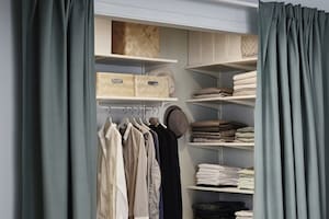 Chau a las perchas: descubrí el método japonés ideal para guardar los abrigos