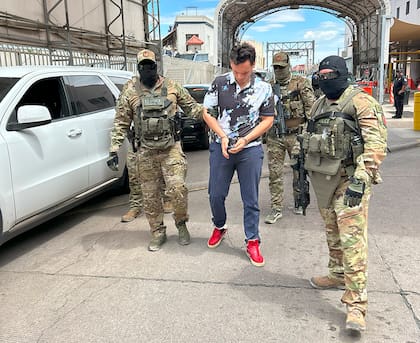 Chávez Jr. fue arrestado en Los Ángeles por exceder su visa y presuntamente falsear datos en una solicitud de residencia