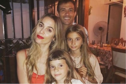 Chechu Bonelli, Dario Cvitanich y las dos hermanas de Amelia, Carmela y Lupe