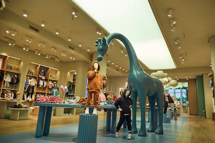 Cheeky apuesta a la renovación total dentro de sus locales.