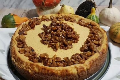 Cheesecake de calabaza con nueces caramelizadas