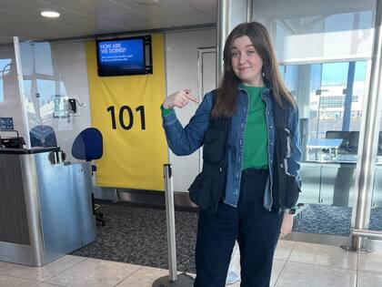 Chelsea Dickenson se convirtió en una especie de influencer para temas relacionado a los viajes en avión