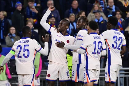 Chelsea golea 4-1 a Djurgården en semifinales de Conference League, Betis supera 2-1 a Fiorentina