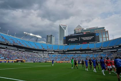 Chelsea sobrevive a tanto de Benfica tras larga interrupción y lo elimina por 4-1 en Mundial