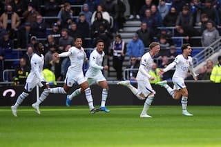 Chelsea vence 2-0 al Everton en la Liga Premier con doblete de Neto