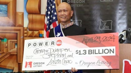 Cheng “Charlie” Saephan ganó el cuarto premio mayor más grande en la historia de Powerball