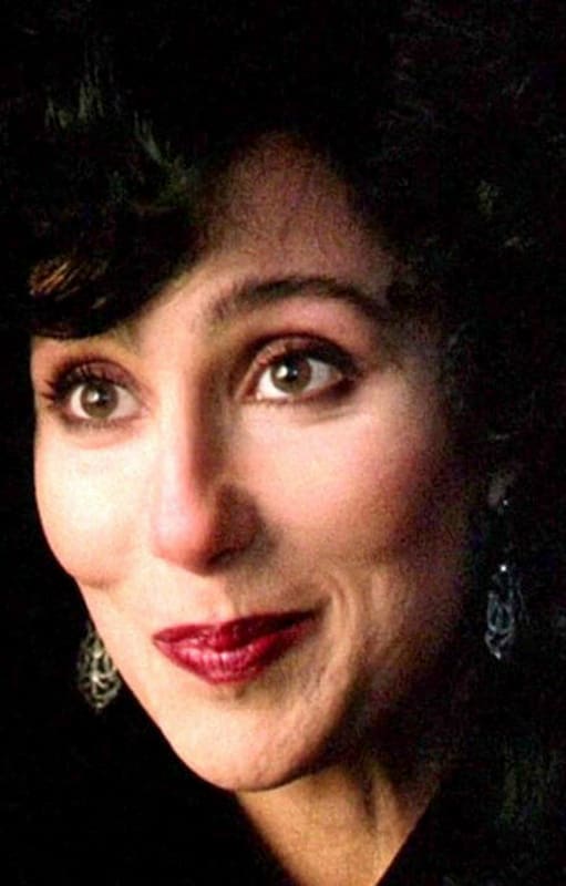 Cher ganó el Oscar a la mejor actriz por Hechizo de luna, de Norman Jewison