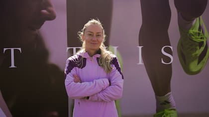 Chiara Mainetti, la atleta de adidas que se quedó con el tercer puesto femenino local con un tiempo de 01:12:38.