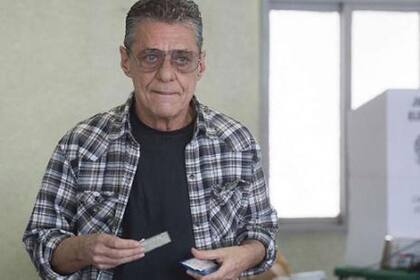 Chico Buarque despertó pasiones y una duda cuando fue a votar