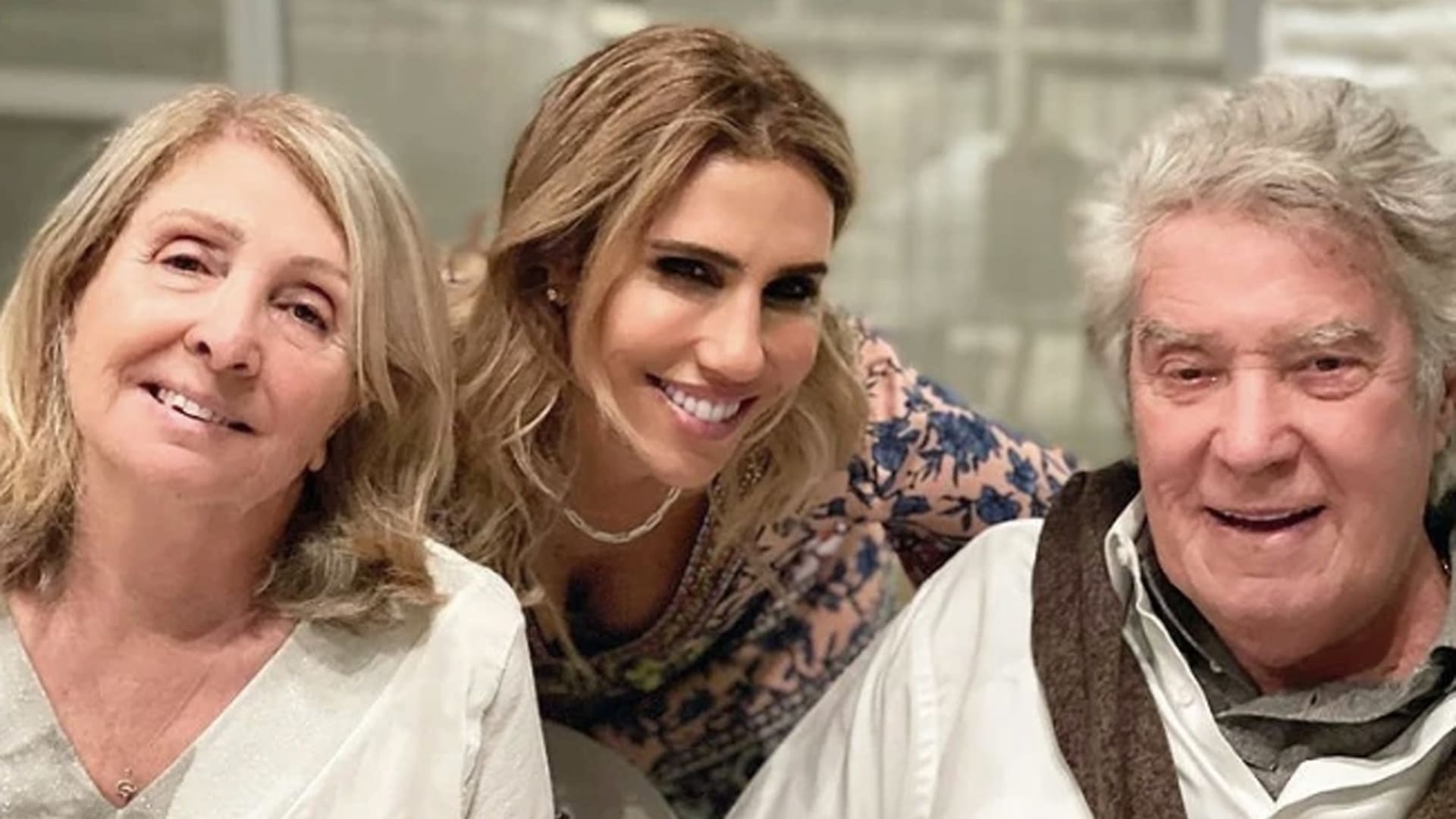 Chico Novarro con su última mujer y su hija Julieta