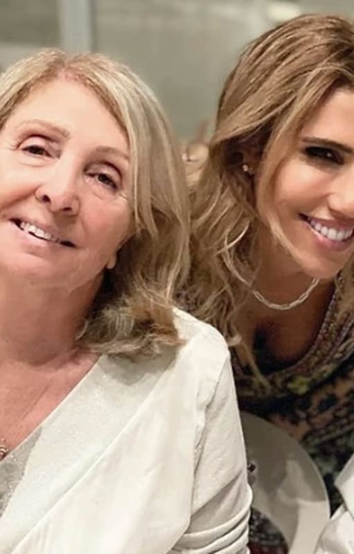 Chico Novarro con su última mujer y su hija Julieta