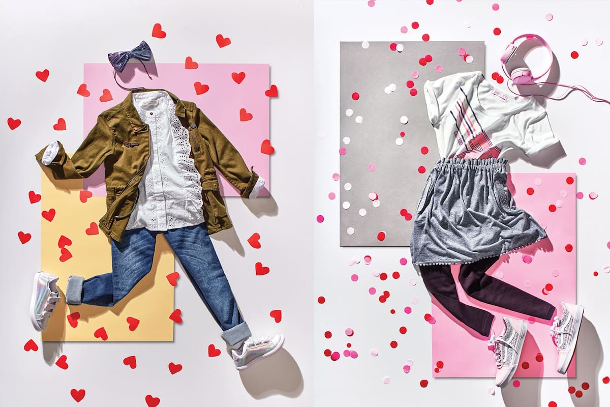 Chicos a la moda con looks divertidos en lo que no faltan las prendas de denim