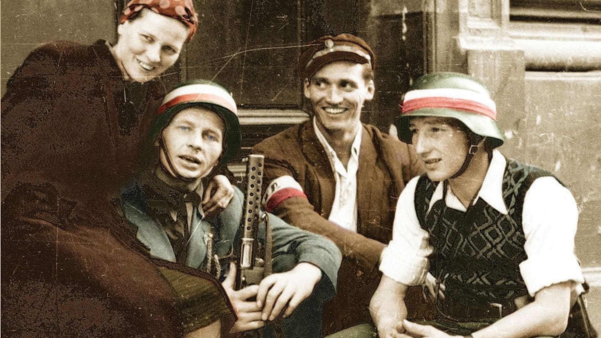 Cuatro voluntarias del Armia Krajowa (Ejército Patriótico o Ejército Nacional), conocido como AK.