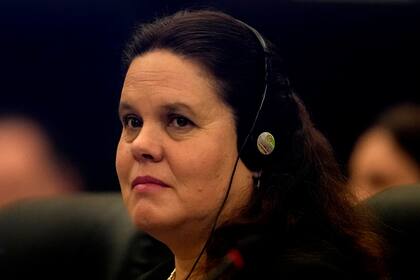 Chile: dimite ministra de Defensa ante polémica por fallida compraventa de casa de Salvador Allende