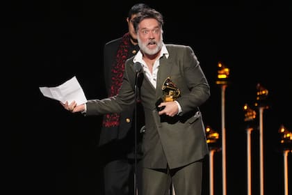 China critica la decisión de otorgar un Grammy al Dalai Lama