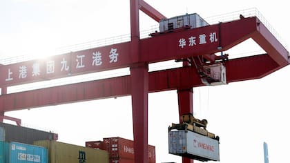 China dijo hace más de una década que quiere cambiar a un modelo de crecimiento más impulsado por el consumo, sin haber hecho avances significativos hacia ese objetivo, y los inversores no están apostando por este cambio de tono