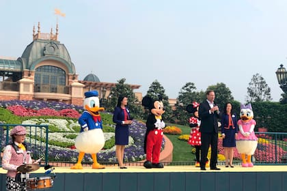 China: el parque de diversiones de Disney vuelve a abrir