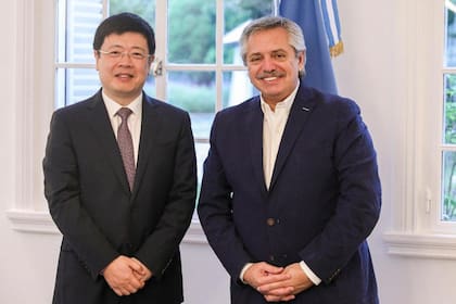 El embajador Zou Xiaoli acordó con el presidente Alberto Fernández una ayuda a la Argentina
