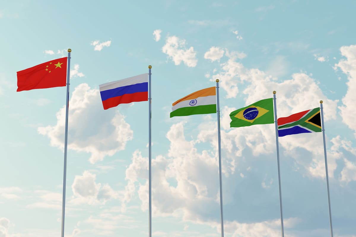 China ha instado al bloque de naciones BRICS a asumir mayores responsabilidades y establecerse como inclusivo para el mundo mientras espera advertencias del G7