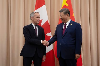 China insta a Canadá a distanciarse de la influencia de EEUU mientras Carney visita Beijing